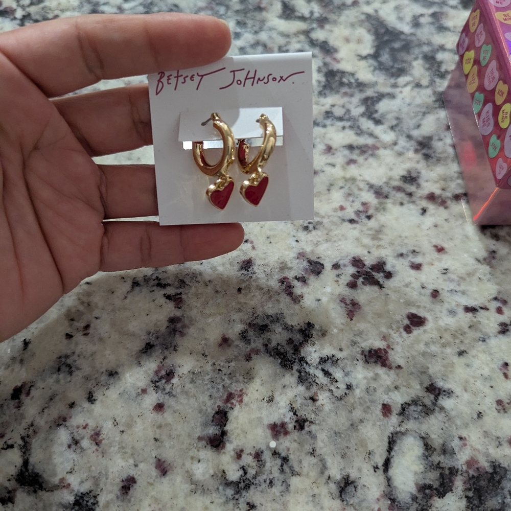 ♥️♥️Betsy Johnson cute gold hoop earrings with dangling red heart ♥️♥️ - Picture 3 of 4